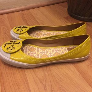 Tory butch size 9 1/2 M in very good condition